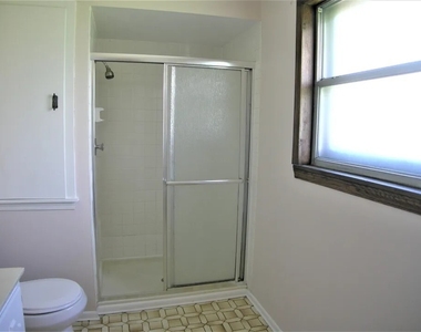 1514 Shepard Circle - Photo Thumbnail 14