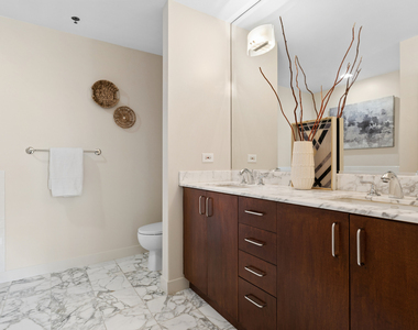 737 W Washington Boulevard - Photo Thumbnail 7