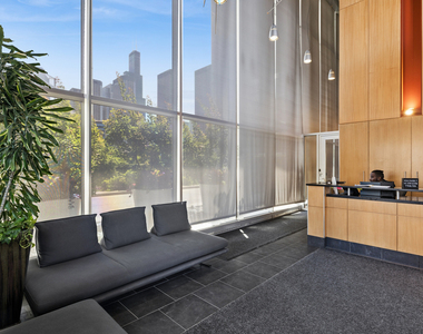 737 W Washington Boulevard - Photo Thumbnail 10