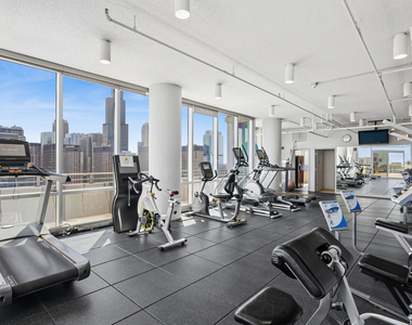 737 W Washington Boulevard - Photo Thumbnail 11