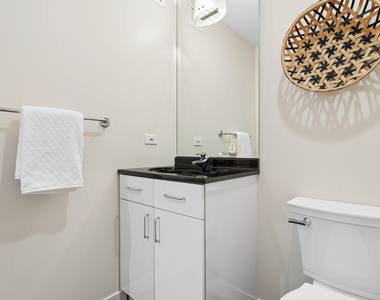 737 W Washington Boulevard - Photo Thumbnail 9