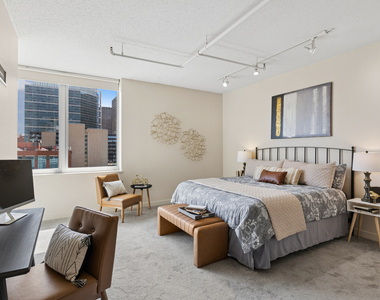 737 W Washington Boulevard - Photo Thumbnail 5