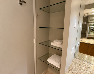 30 E Huron Street - Photo Thumbnail 10