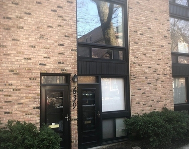 639 W Wellington Avenue - Photo Thumbnail 16