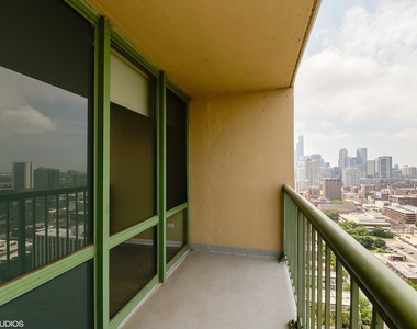 111 W Maple Street - Photo Thumbnail 9