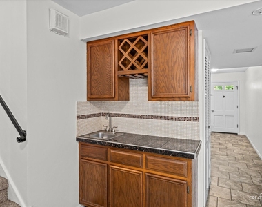 1164 Evergreen Avenue - Photo Thumbnail 13