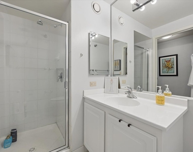345 N Lasalle Street - Photo Thumbnail 13