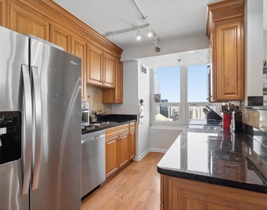 345 N Lasalle Street - Photo Thumbnail 5
