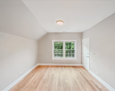 1619 Florence Avenue - Photo Thumbnail 9