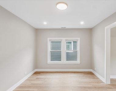 1619 Florence Avenue - Photo Thumbnail 10