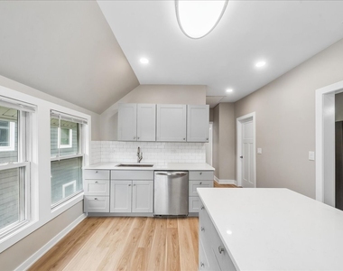 1619 Florence Avenue - Photo Thumbnail 2