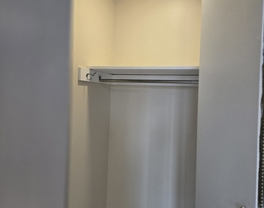 1 E Scott Street - Photo Thumbnail 15