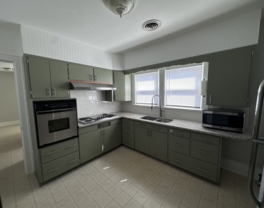 719 Taylor Street - Photo Thumbnail 15