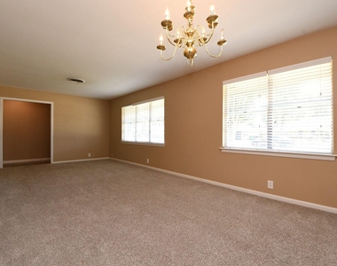 9006 Railton Street - Photo Thumbnail 11