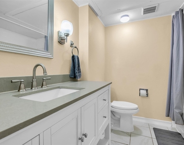 1800 Stoney Brook Drive - Photo Thumbnail 18