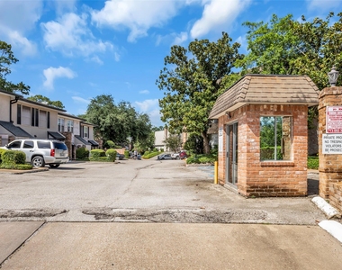 1800 Stoney Brook Drive - Photo Thumbnail 22
