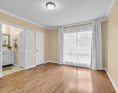 1800 Stoney Brook Drive - Photo Thumbnail 16