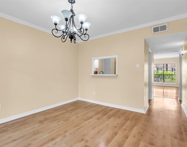 1800 Stoney Brook Drive - Photo Thumbnail 13