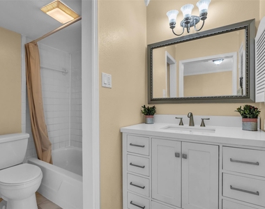 1800 Stoney Brook Drive - Photo Thumbnail 17