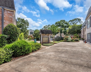 1800 Stoney Brook Drive - Photo Thumbnail 20