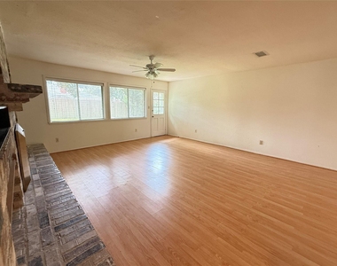 16402 Cavendish Drive - Photo Thumbnail 5