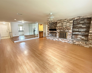 16402 Cavendish Drive - Photo Thumbnail 3