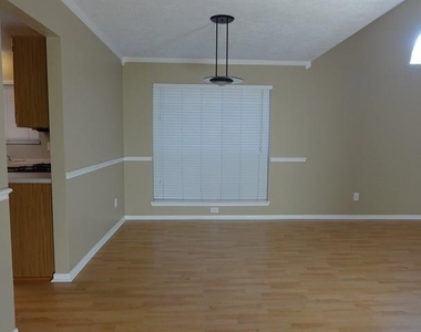25914 Richards Road - Photo Thumbnail 4