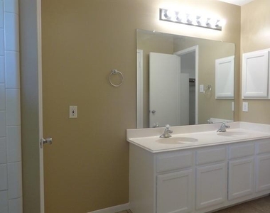 25914 Richards Road - Photo Thumbnail 11