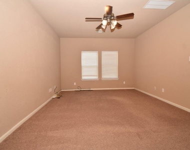 7027 Crockett Ridge Drive - Photo Thumbnail 9
