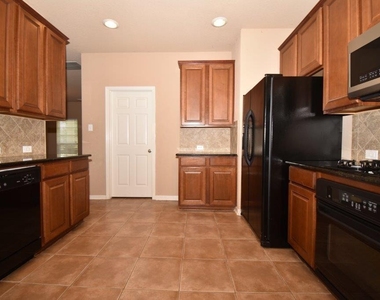 7027 Crockett Ridge Drive - Photo Thumbnail 5
