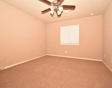 7027 Crockett Ridge Drive - Photo Thumbnail 14