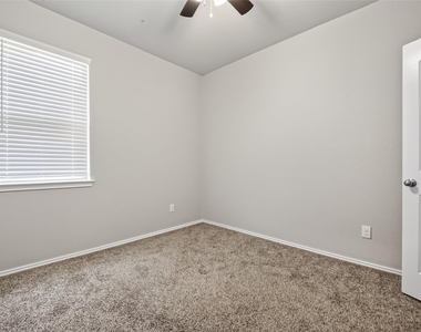 2314 Fallen Willow Court - Photo Thumbnail 12