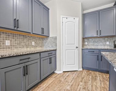 2314 Fallen Willow Court - Photo Thumbnail 3