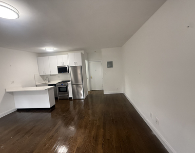 39 East 65th Street - Photo Thumbnail 4