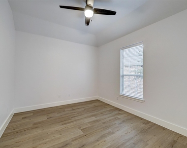 3550 Urban Woods Trail - Photo Thumbnail 15