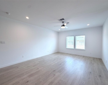31722 Margaret Woods Lane - Photo Thumbnail 6