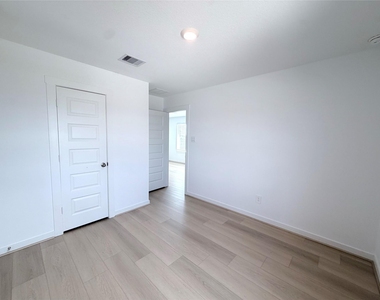 31722 Margaret Woods Lane - Photo Thumbnail 20