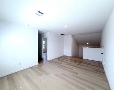31722 Margaret Woods Lane - Photo Thumbnail 18