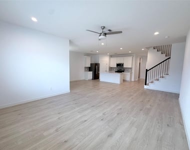 31722 Margaret Woods Lane - Photo Thumbnail 7