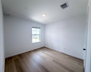31722 Margaret Woods Lane - Photo Thumbnail 19