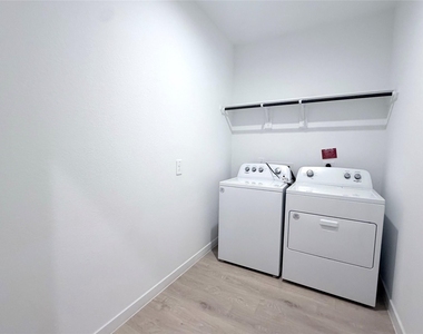31722 Margaret Woods Lane - Photo Thumbnail 24