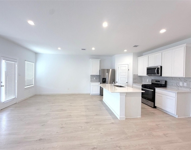 31722 Margaret Woods Lane - Photo Thumbnail 4