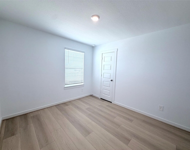 31722 Margaret Woods Lane - Photo Thumbnail 22