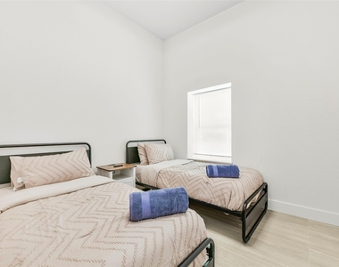 7103 Long Point Road - Photo Thumbnail 15