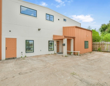 7103 Long Point Road - Photo Thumbnail 18