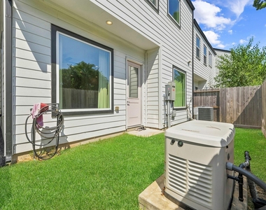 2032 W Tidwell Road - Photo Thumbnail 5
