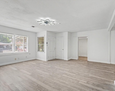 13331 Halifax Street - Photo Thumbnail 5