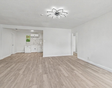 13331 Halifax Street - Photo Thumbnail 7
