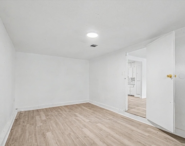 13331 Halifax Street - Photo Thumbnail 12