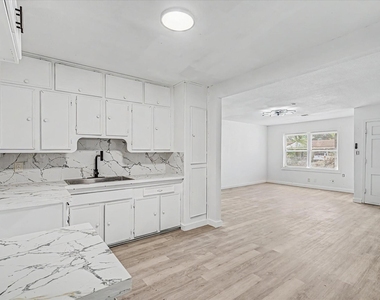 13331 Halifax Street - Photo Thumbnail 10